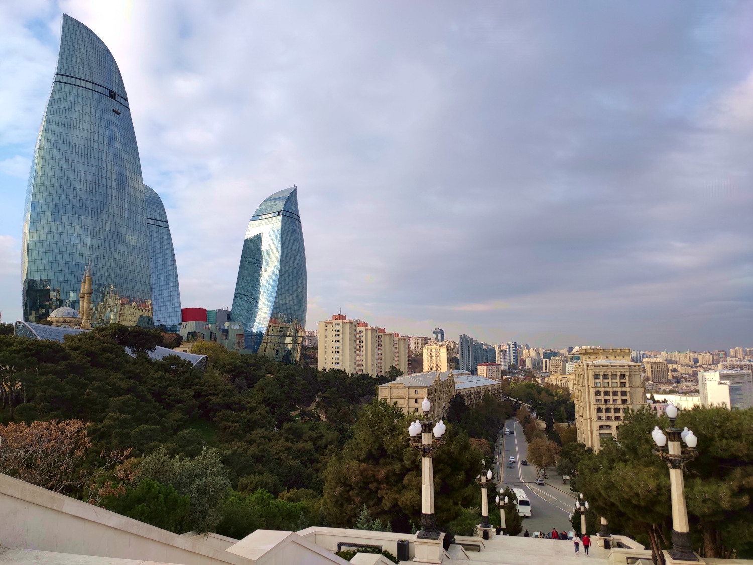 Read more about the article 2 dni w Azerbejdżanie – zwiedzanie Baku i niesamowite wulkany błotne